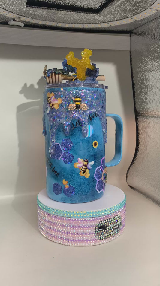 Blueberry 🫐 bee 🐝